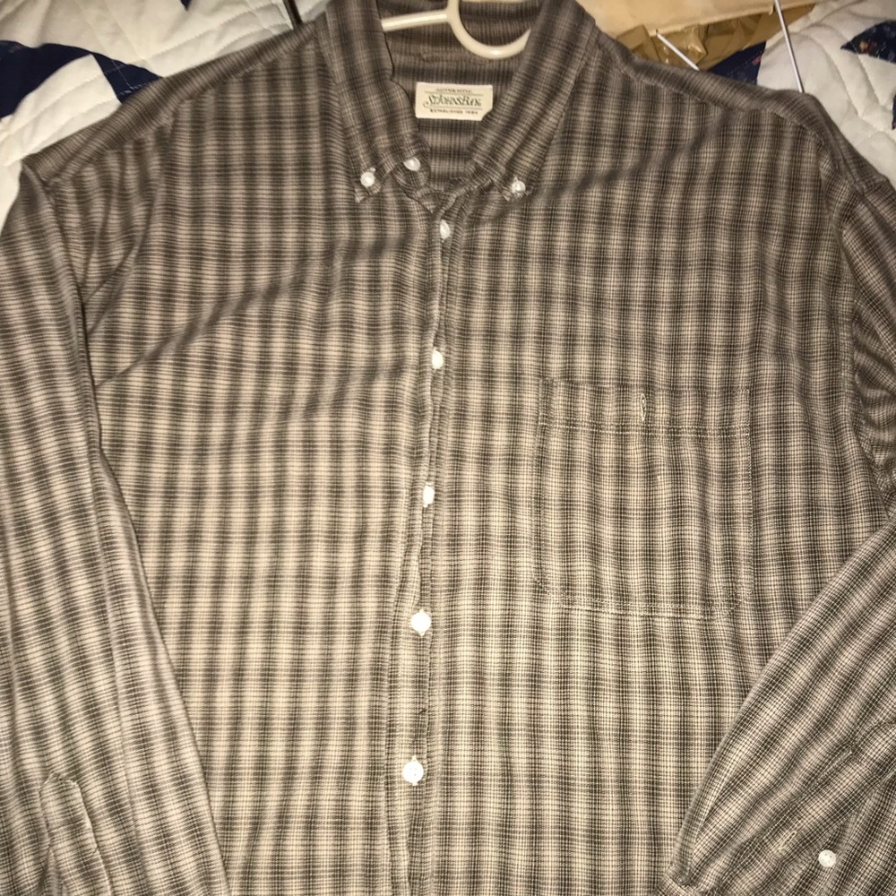 Authentic St. John’s Bay XL button down B &W shirt